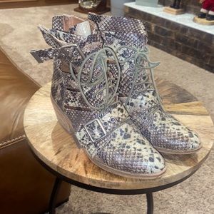 Jeffrey Cambell Free People  size 7